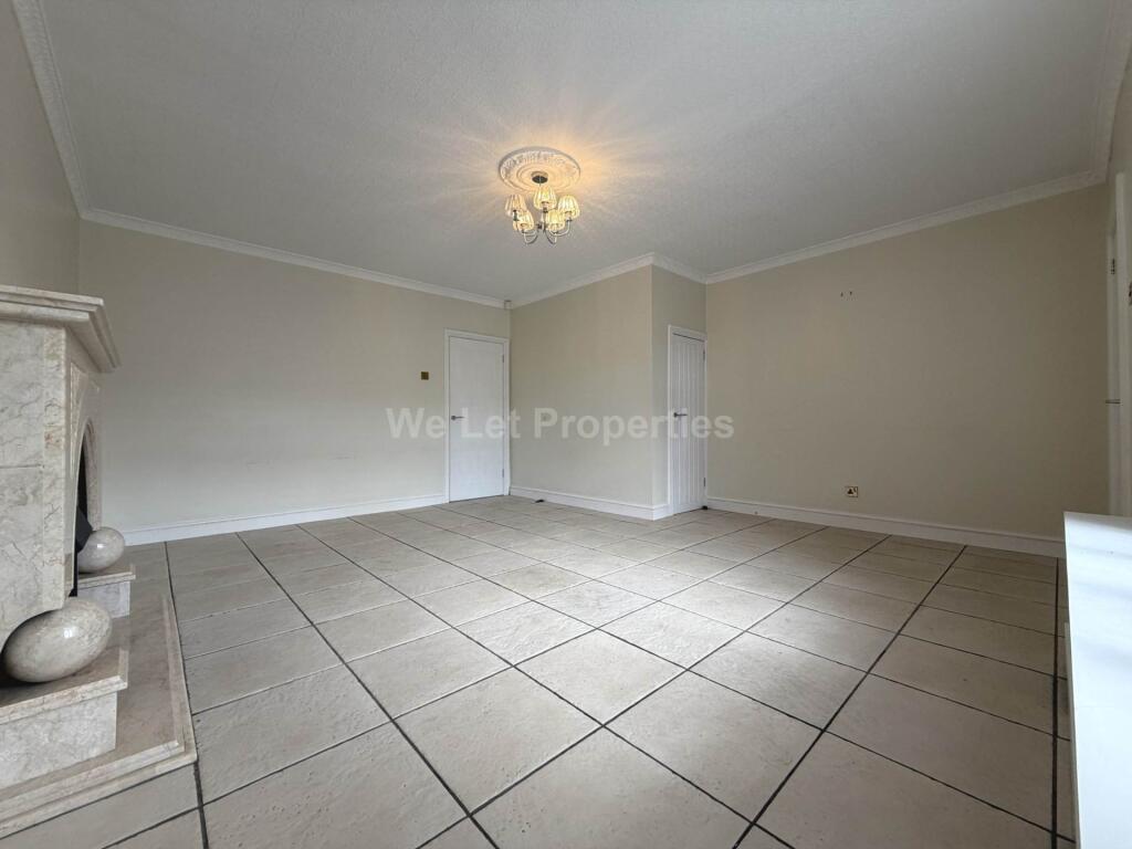 House in Manchester, Miles Platting - View 3