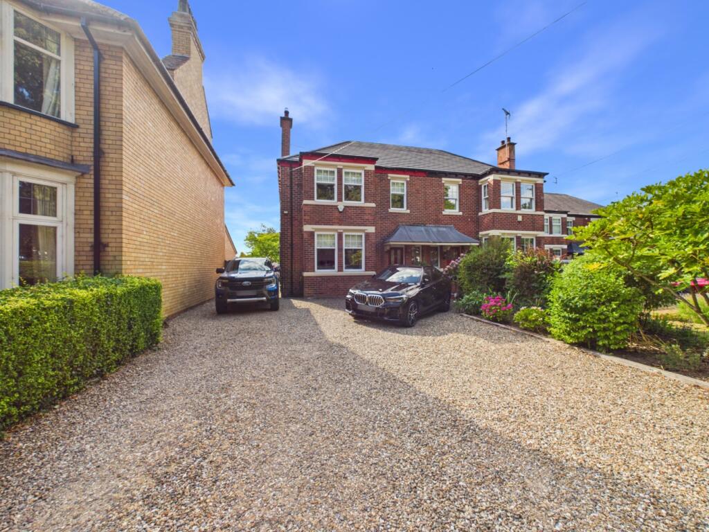 Main image of property: Beverley Road, Hull, HU6 7JN