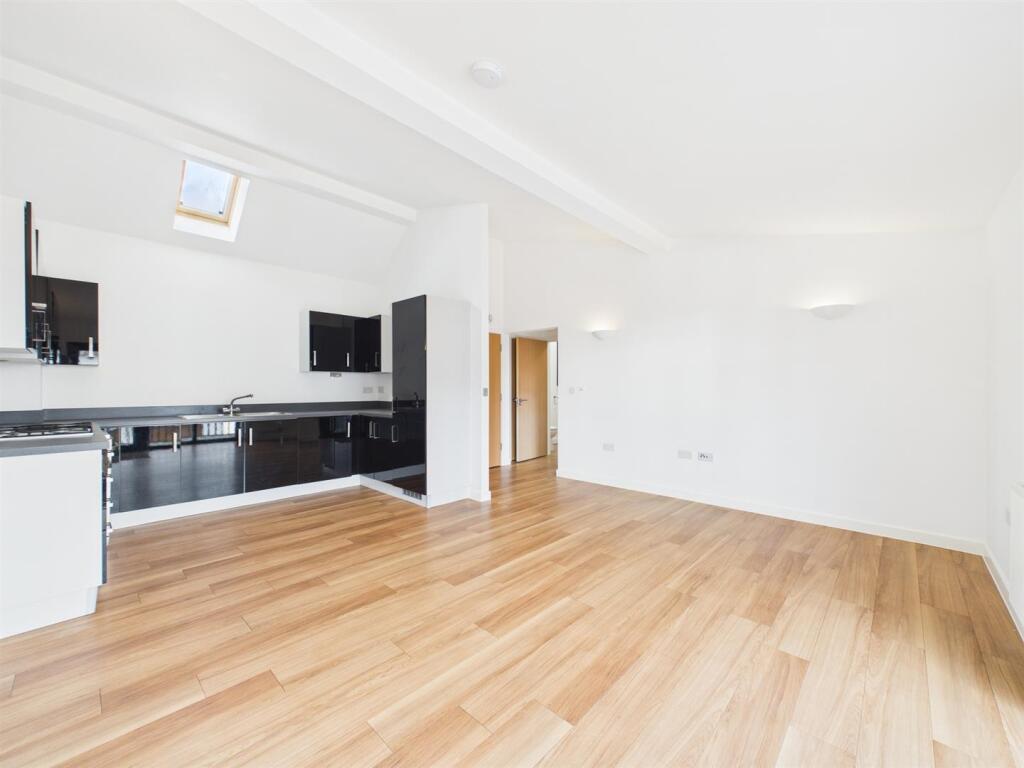 House in Bristol, Hanham Hall, Hanham Abbots - View 2