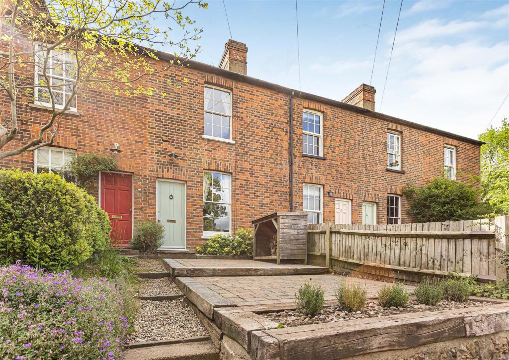 3-bed terraced on West Street, Hertford, £535,000