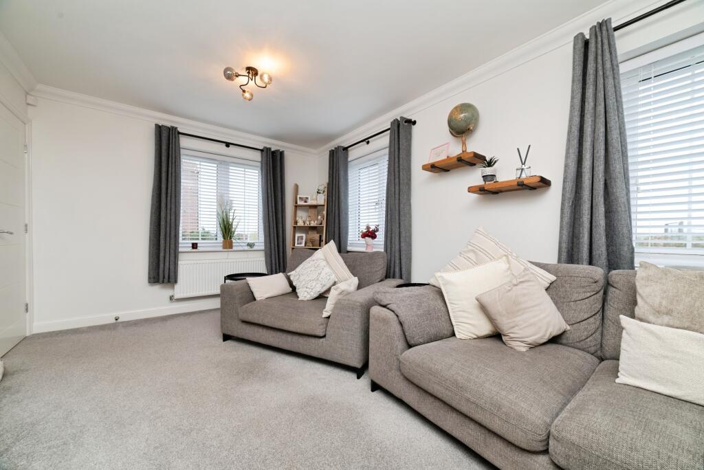 House in Hull, Kingswood - More