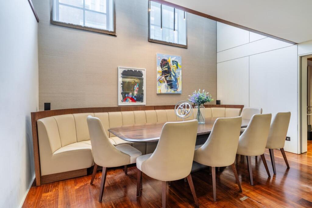 4 bedroom mews property for rent