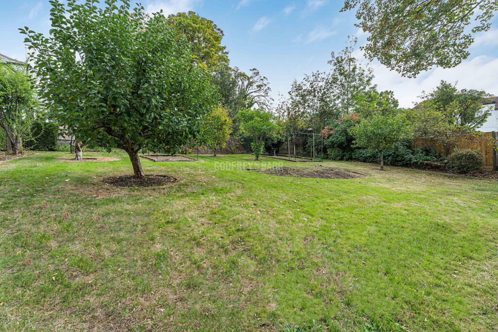 House in London - View 4