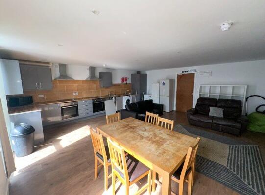 Apartment in Nottingham, Rainbow Quarter, St Ann's - View 5