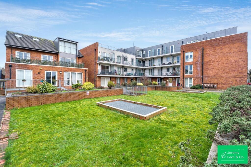Main image of property: Lankaster Gardens, N2