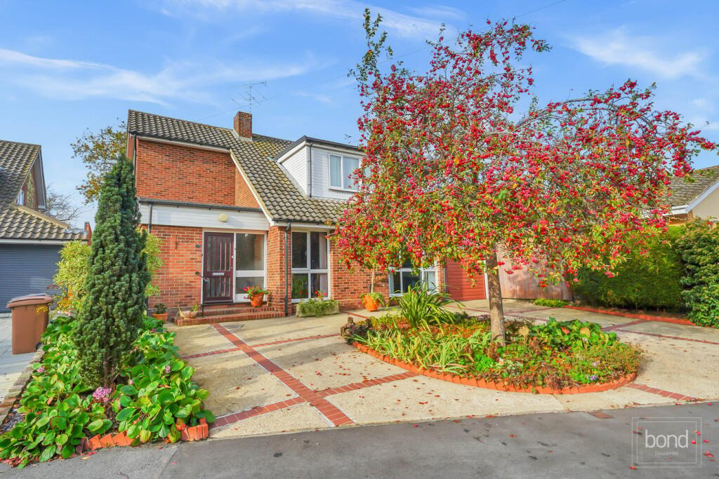 3-bed detached on Landisdale, Danbury, Chelmsford, CM3, £580,000