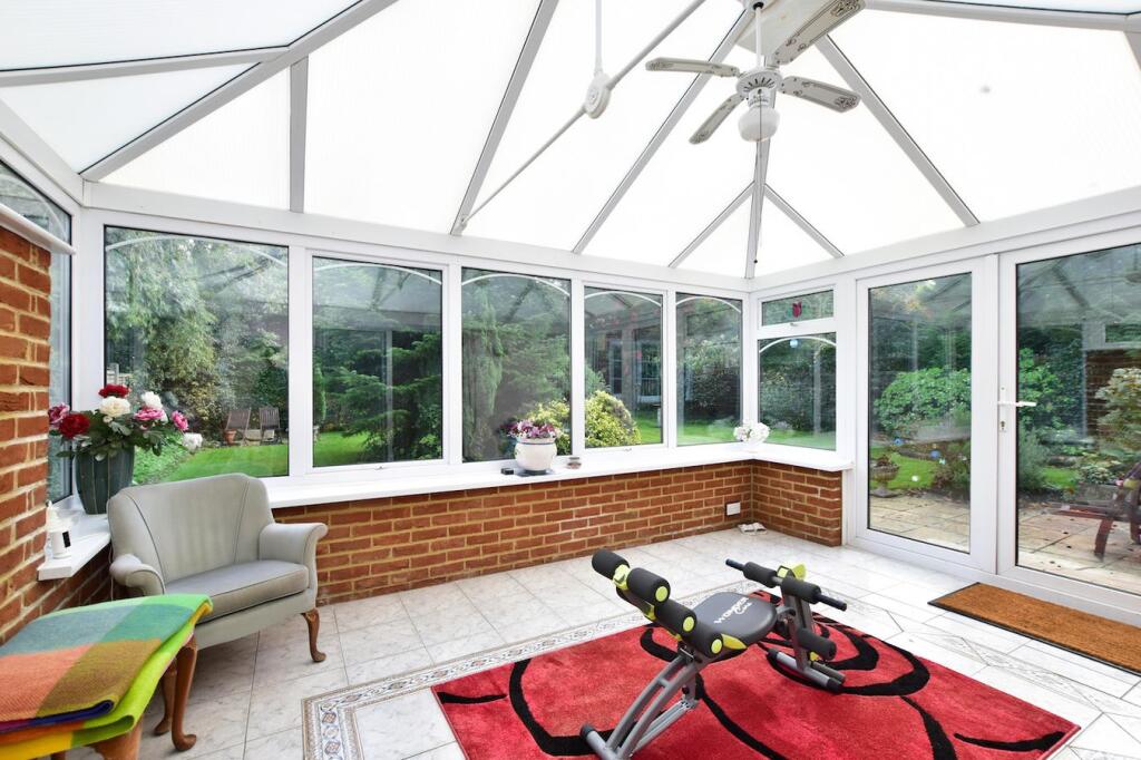 House in Slough - View 3