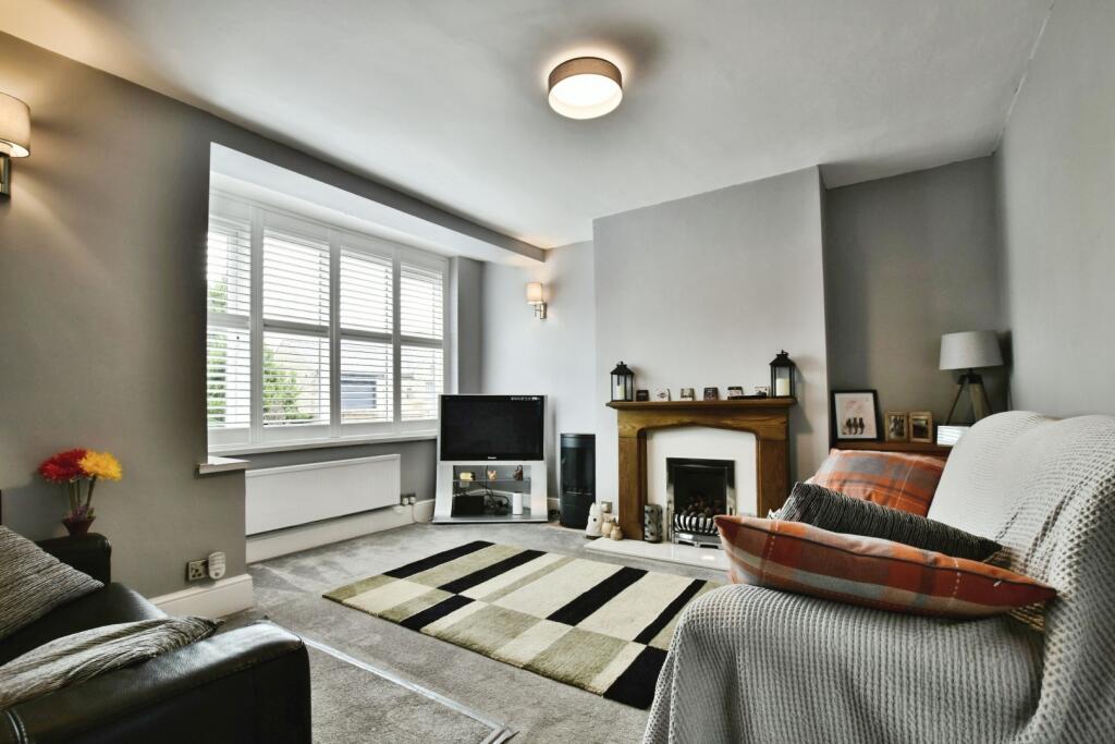 House in High Peak, Chapel-en-le-Frith - View 2