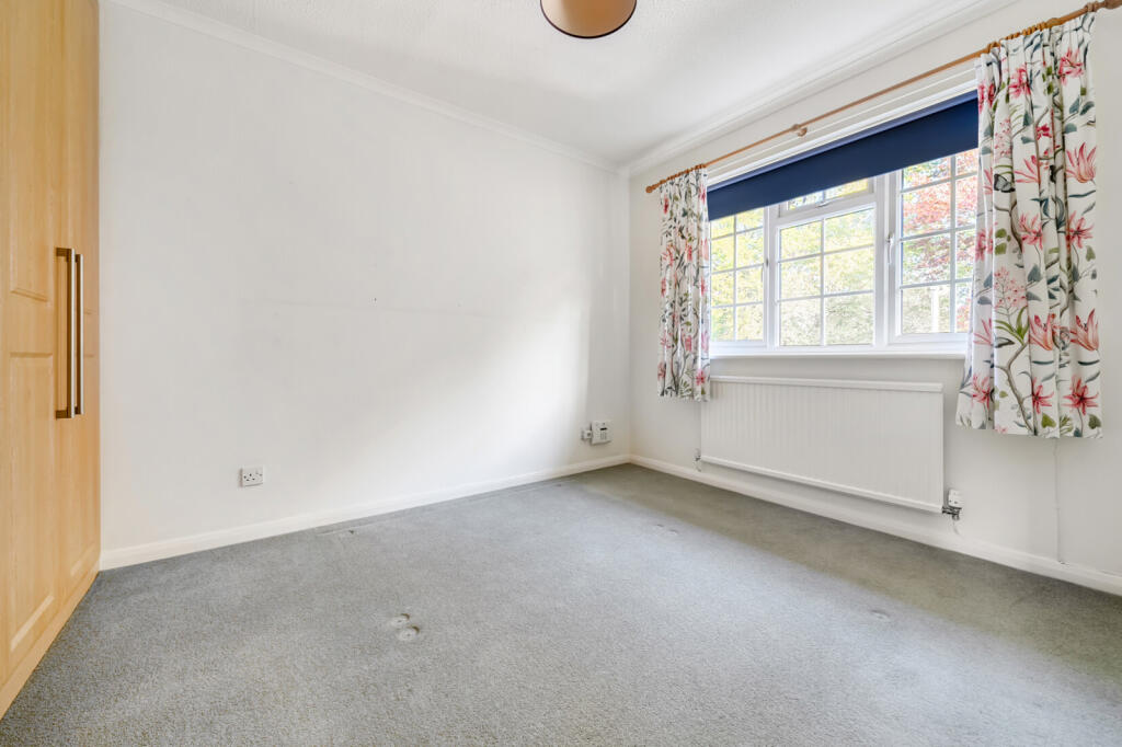 House in Guildford - View 4