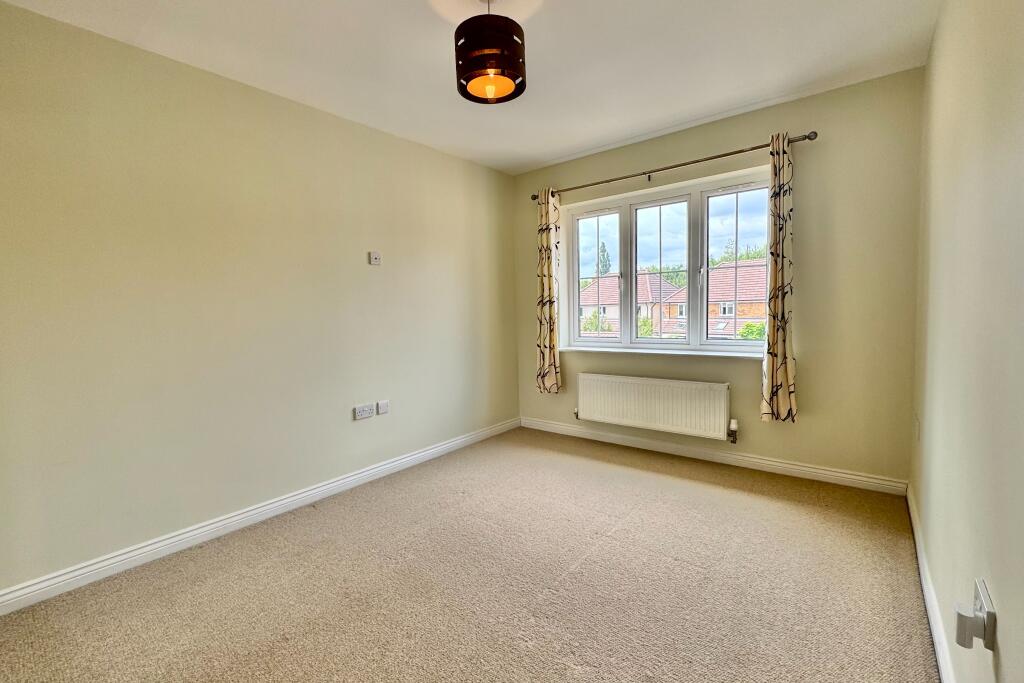 Apartment in Fareham, Hampshire - More
