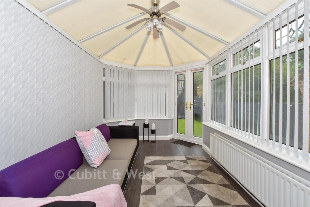 House in Crawley, Broadfield - View 6