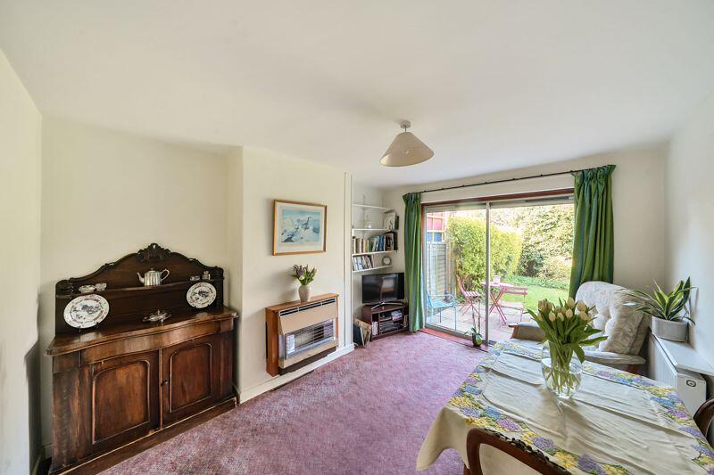Barrington Close, Headington photo 3