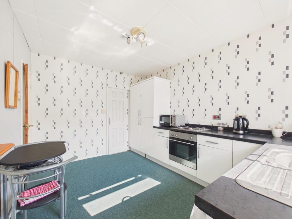 House in Hull - View 5
