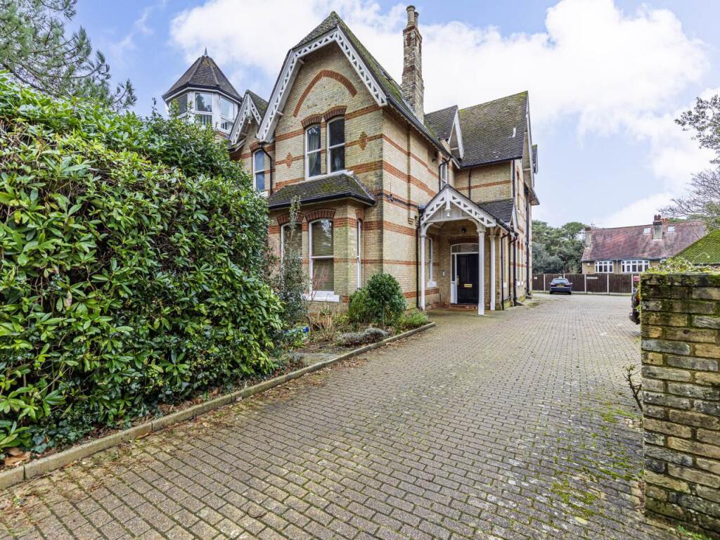 Apartment in Bournemouth - View 2
