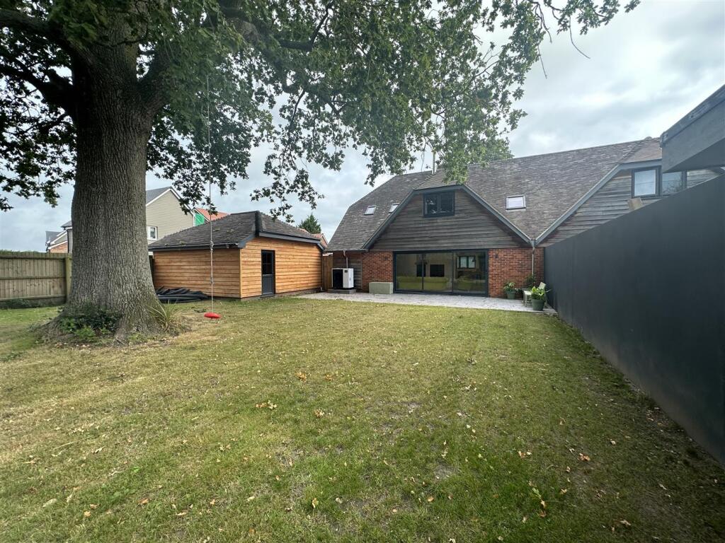 Eastworth Road, Verwood photo 2