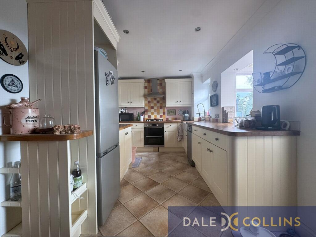 House in Stoke-on-Trent - View 4
