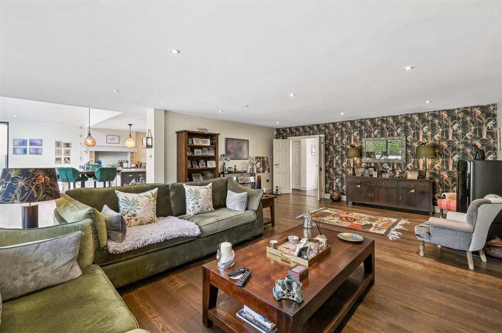 House in Kingston upon Thames - View 4