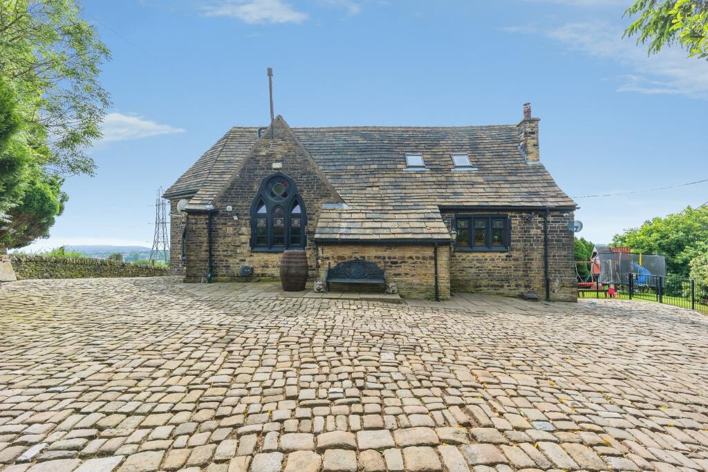 House in Tameside, Brook Bottom, Micklehurst - View 4