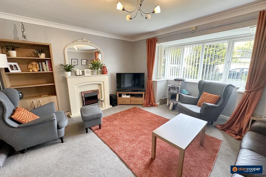 House in Nuneaton and Bedworth, St Nicolas Park - View 2