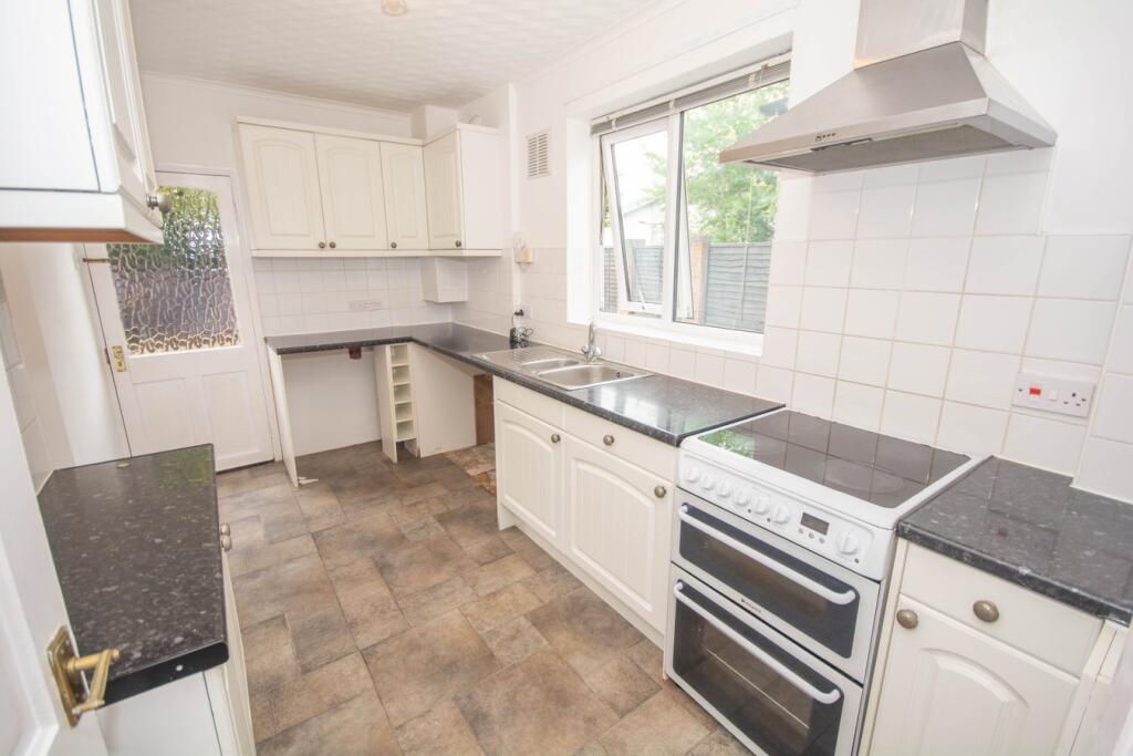 House in Rugby, Overslade - More
