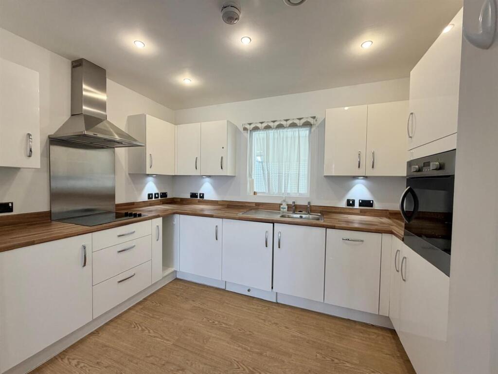 Apartment in Bristol - View 5