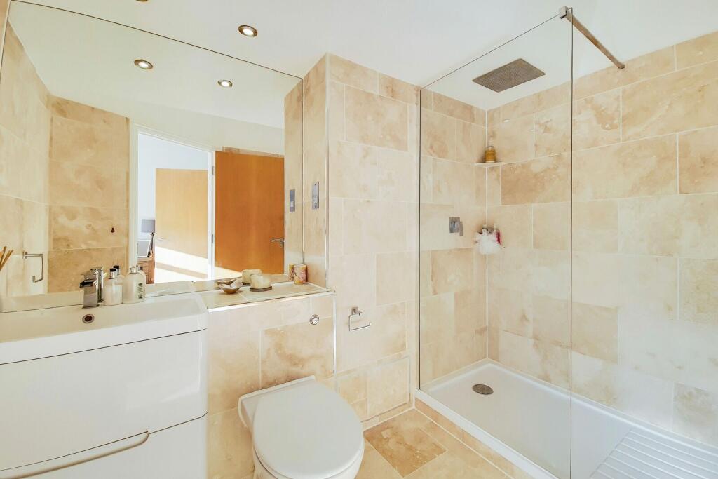 Apartment in Twickenham - View 5