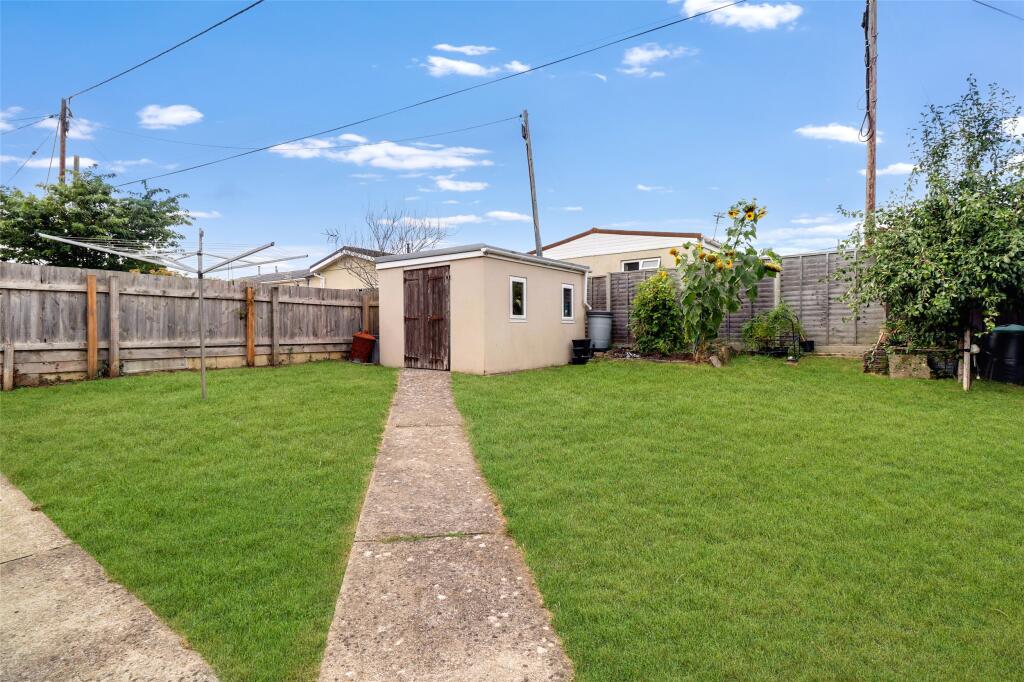 Field Close, Braunton, Devon, EX33 photo 3