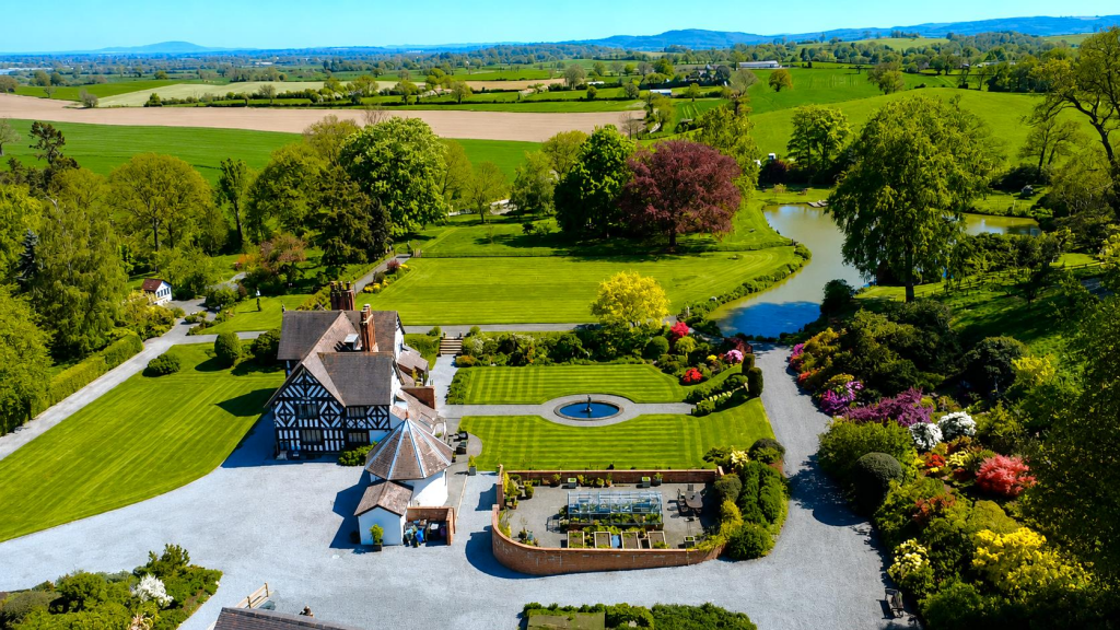 House in Westbury, Vron Gate - View 3
