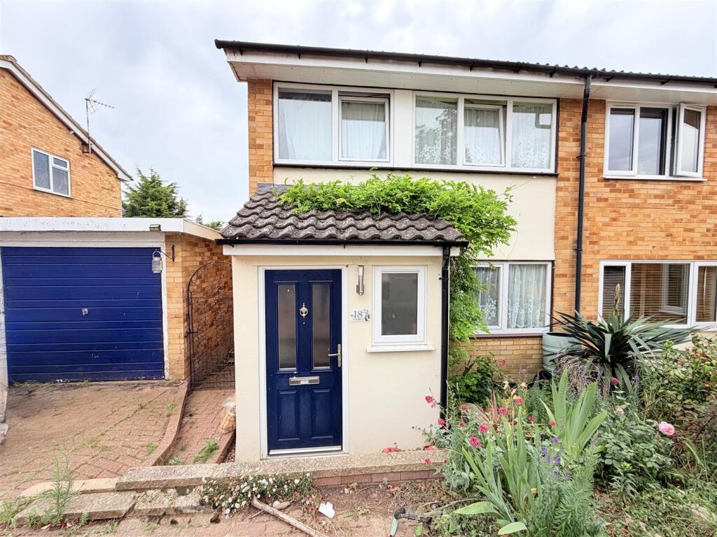 Main image of property: Cottesford Close, Hadleigh, Ipswich