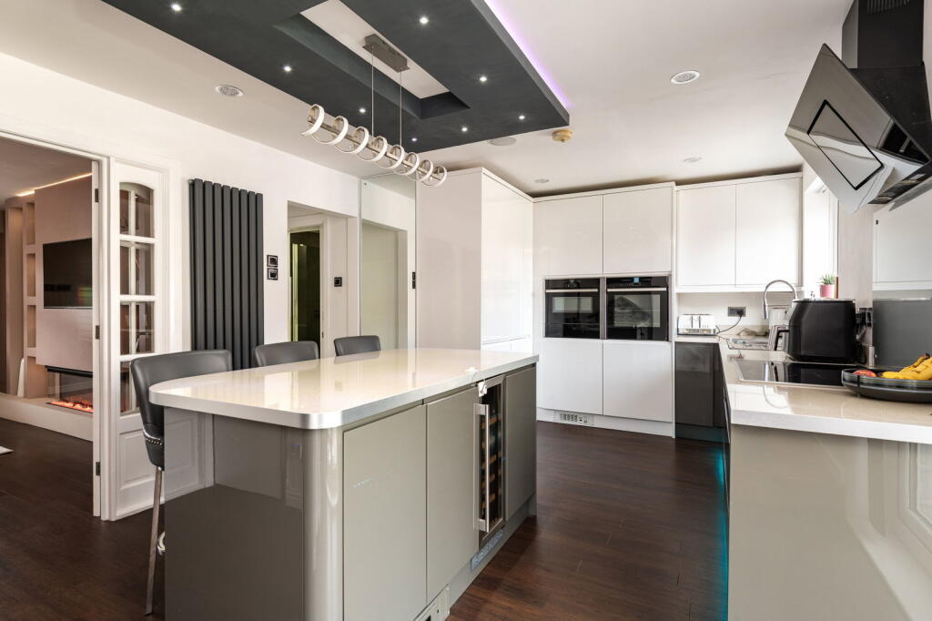 Main image of property: Cardine Close, Sittingbourne, ME10 2HY