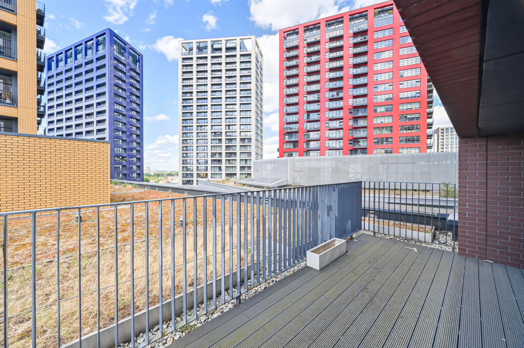 Apartment in London - View 5