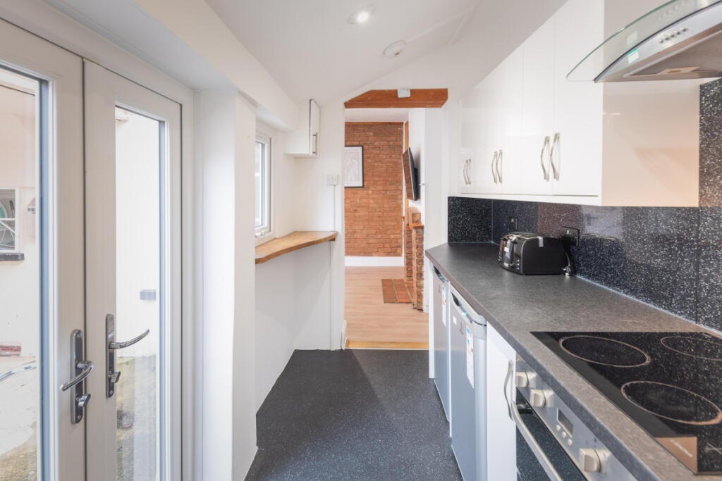 4 Old Park Road, Exeter, EX4 - View 3