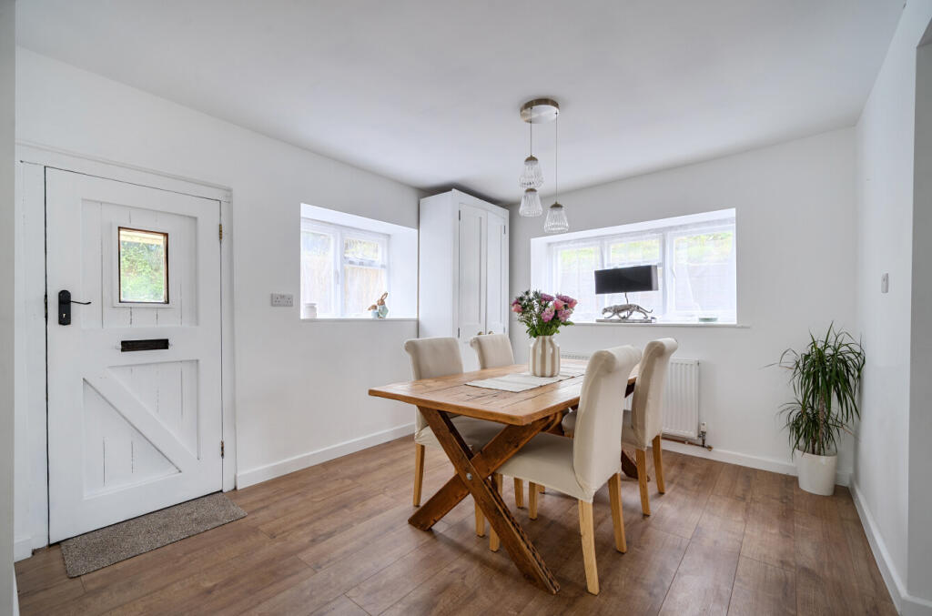House in Glastonbury, Somerset - View 5