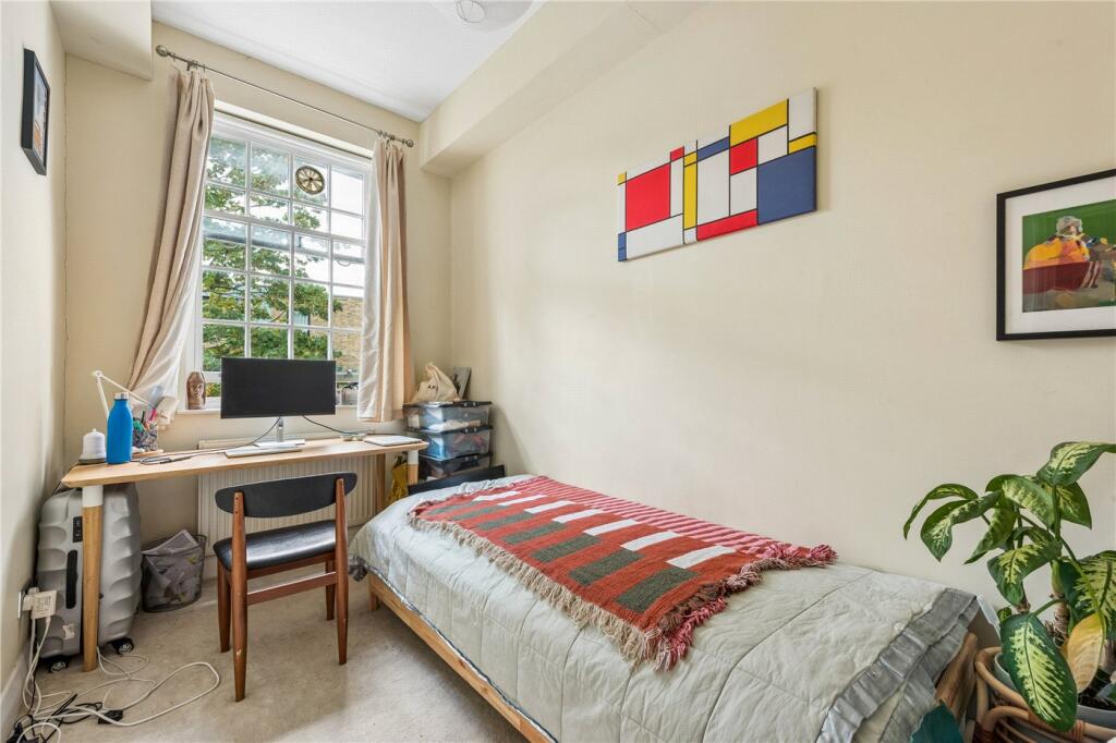 Apartment in London - More
