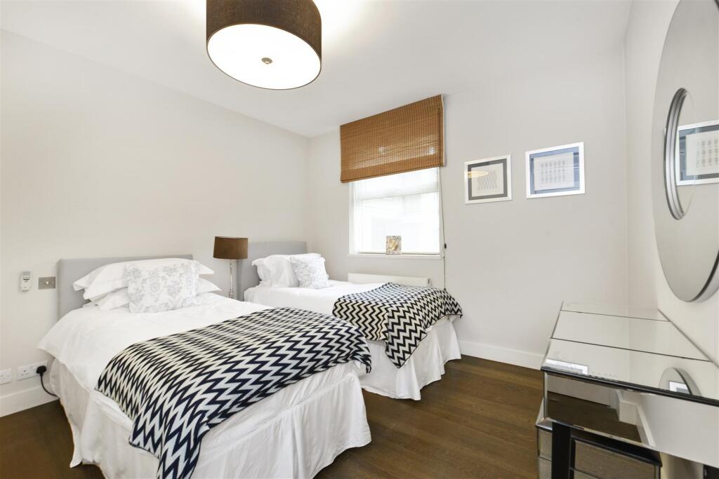 Apartment in London - More