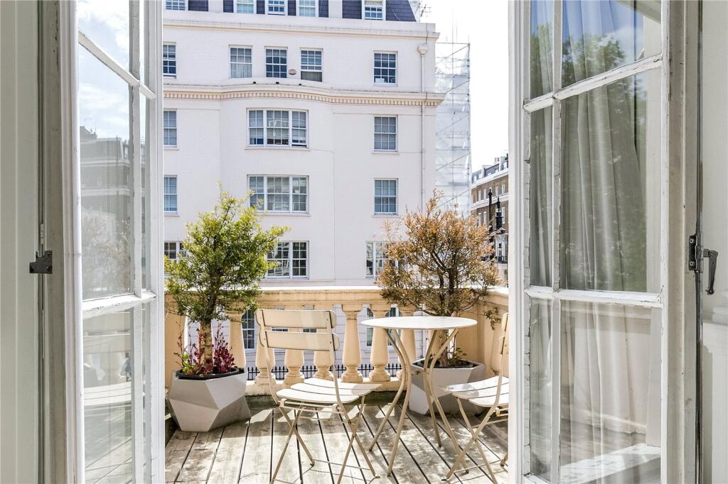 2 bedroom end of terrace house for rent