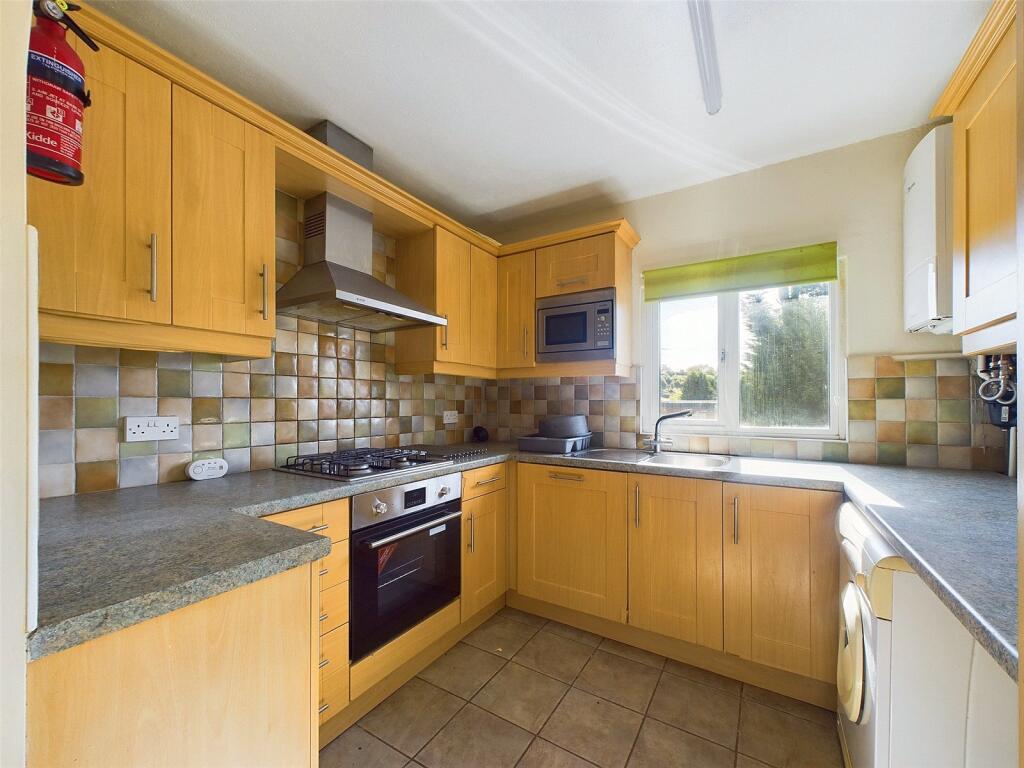 Apartment in Worcester, Lyppard Grange, The Ronkswood - View 2