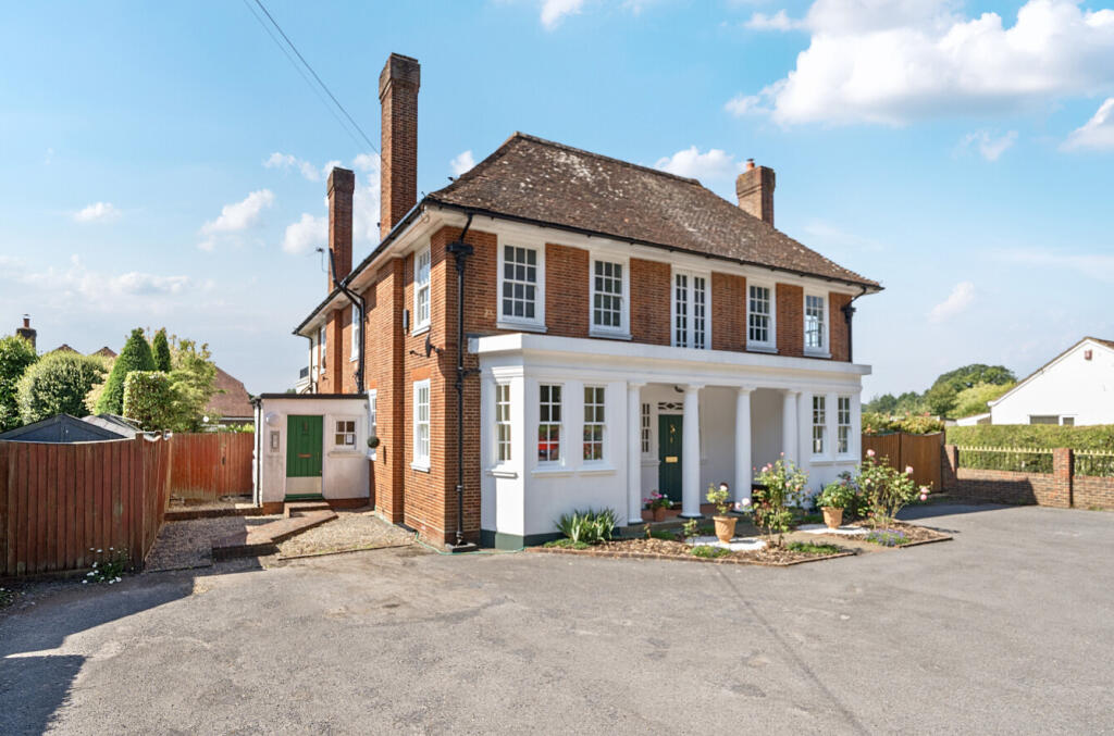 Main image of property: Bere Farm Lane, North Boarhunt, Fareham, Hampshire, PO17