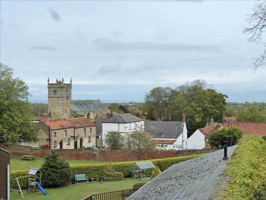 The Stables, Hunmanby Hall, Hunmanby  YO14 0HZ photo 3