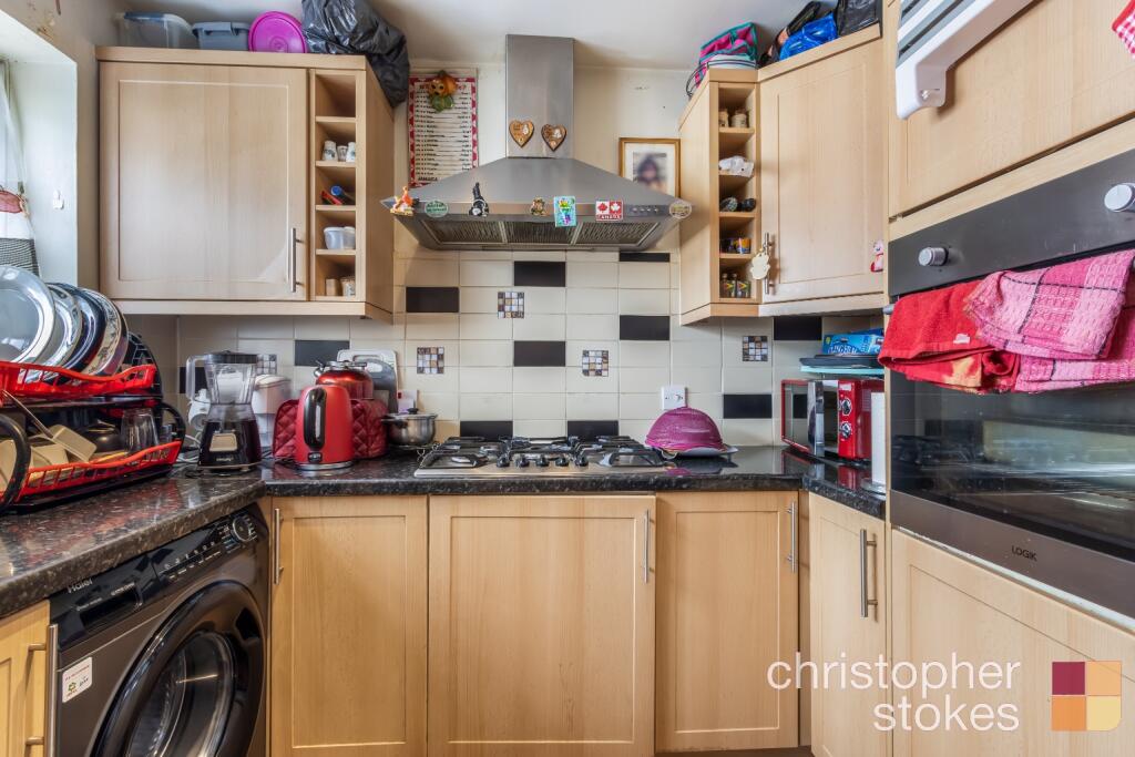 Apartment in Broxbourne, Waltham Cross - View 4