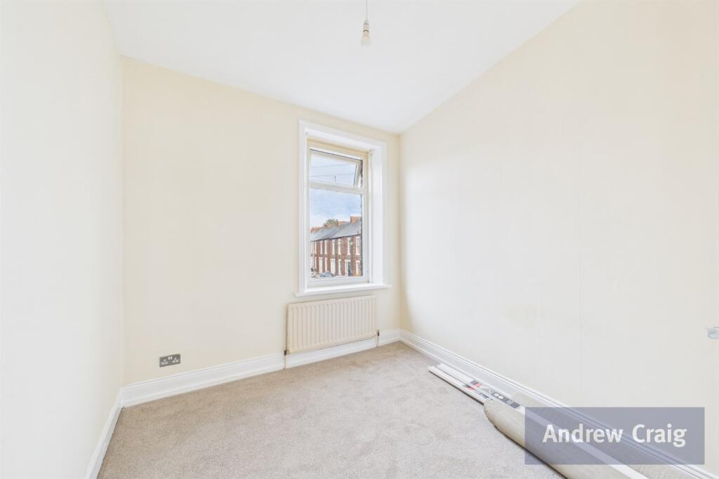 Apartment in Newcastle upon Tyne - View 4