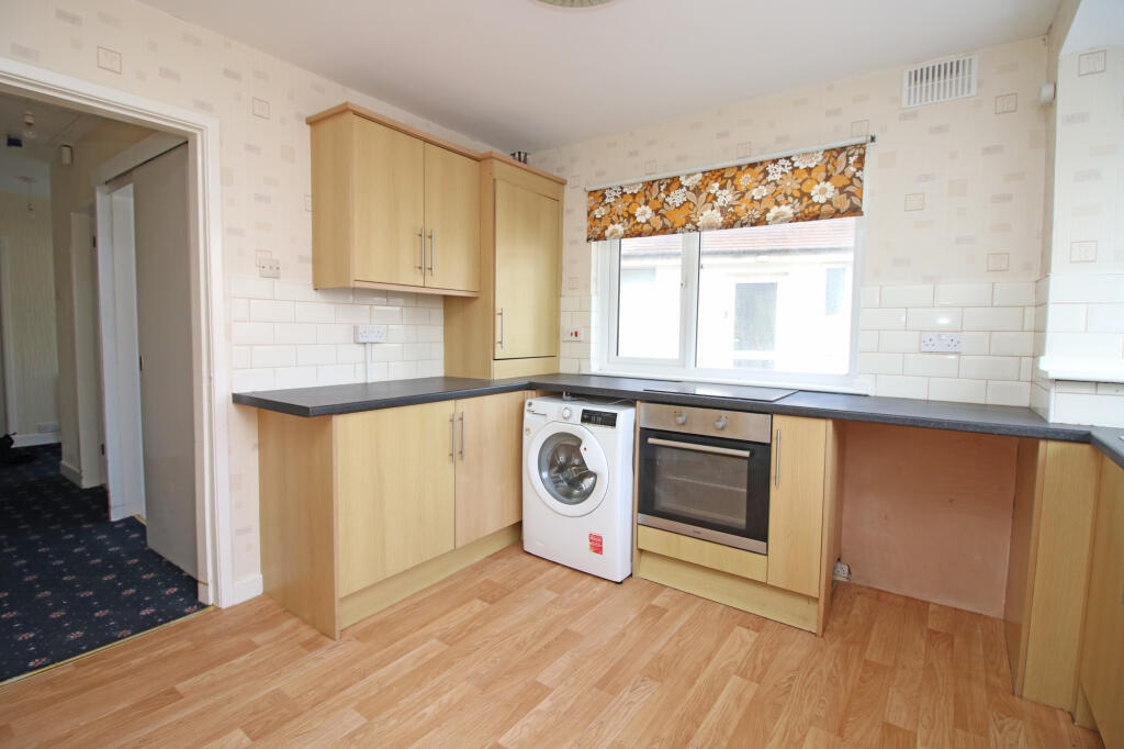 Luton Road,  Thornton-Cleveleys, FY5 photo 4