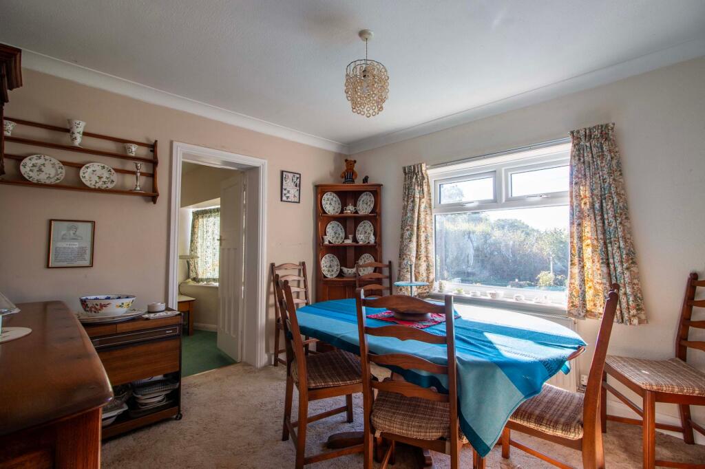 House in Isfield, Rose Hill - View 5
