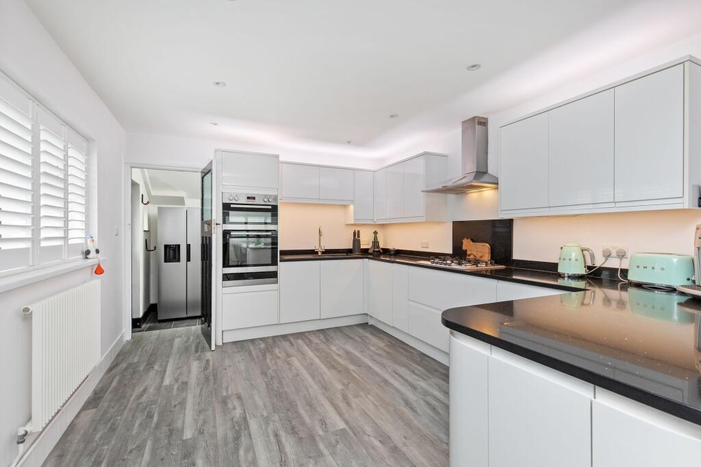 Broadmark Avenue, Rustington, BN16 photo 2