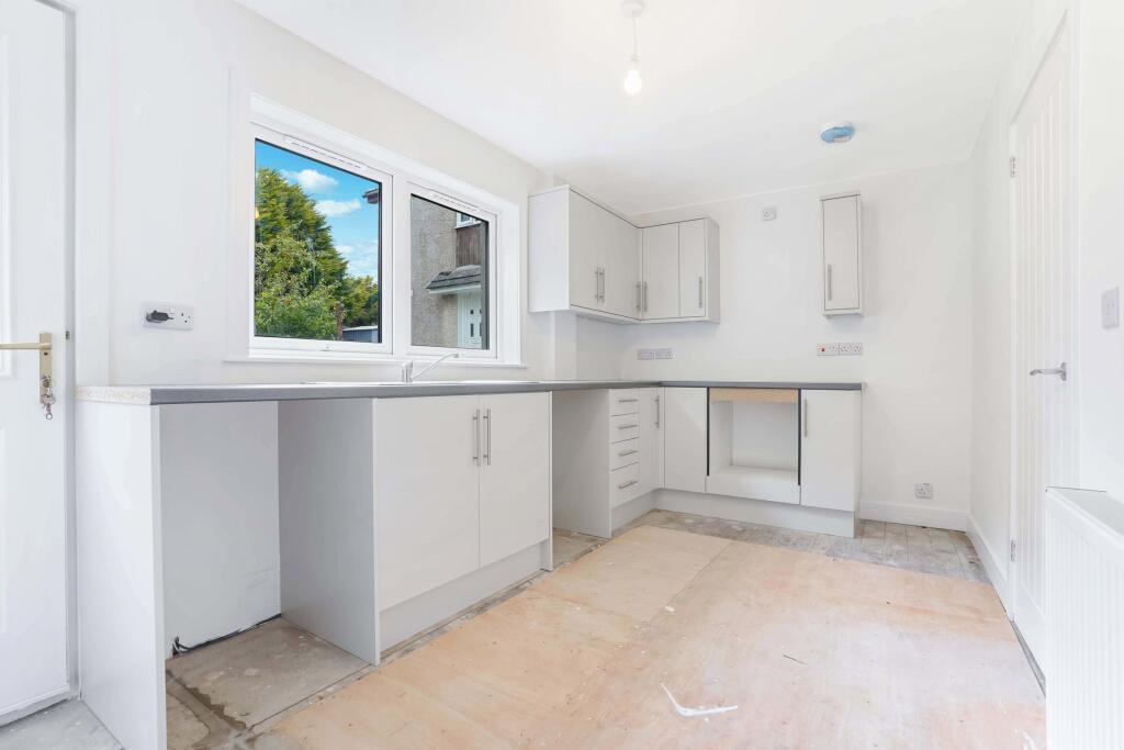 House in Edinburgh, West Lothian - More