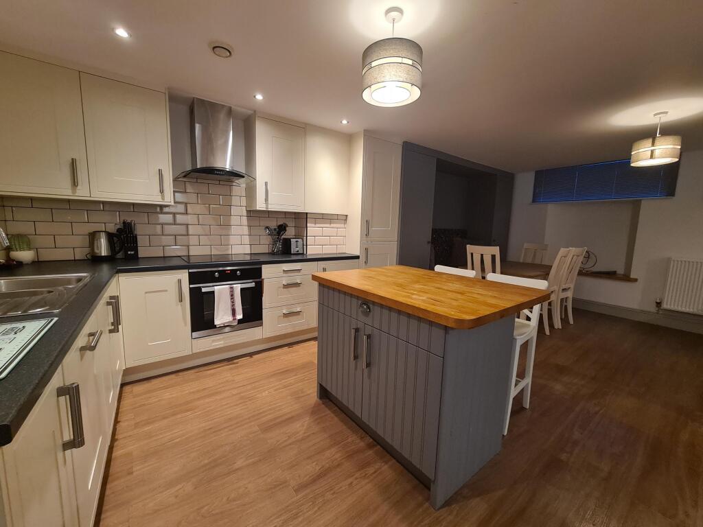 Apartment in Bristol - View 5