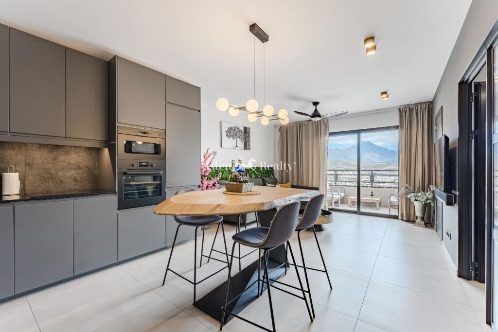 Main image of property: Canary Islands, Tenerife, Playa Paraiso