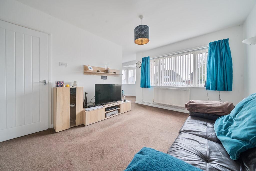 Chapel Close, Toddington, LU5 photo 3