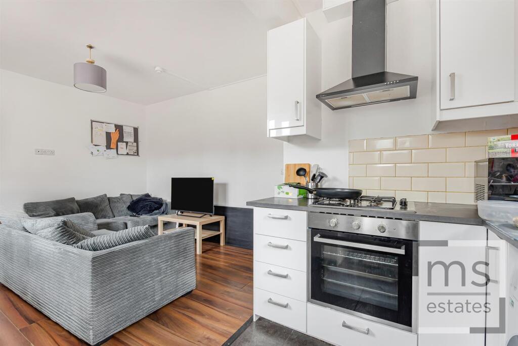 House in Nottingham - View 4