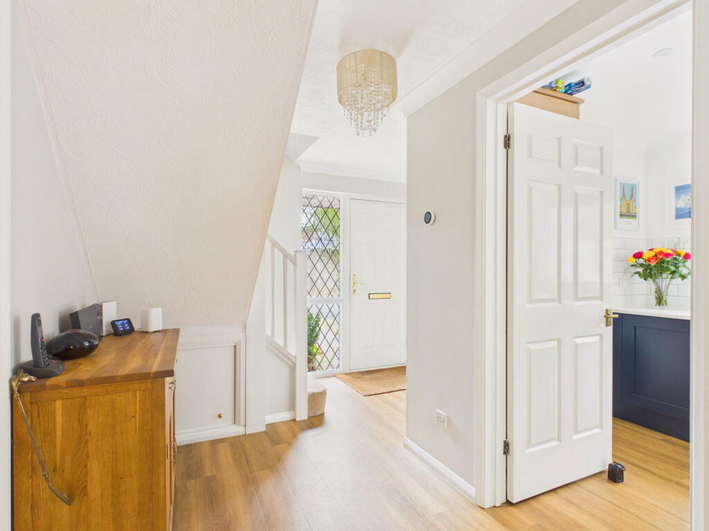 House in Horsham, Southwater - View 5